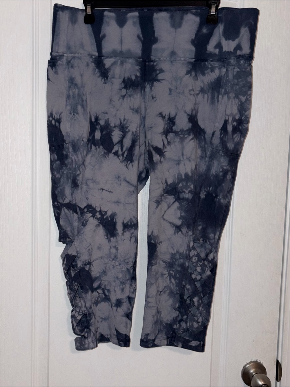 Livi Active Women's Tie-Dye Capri Leggings in Navy and Light Gray Lane Bryant